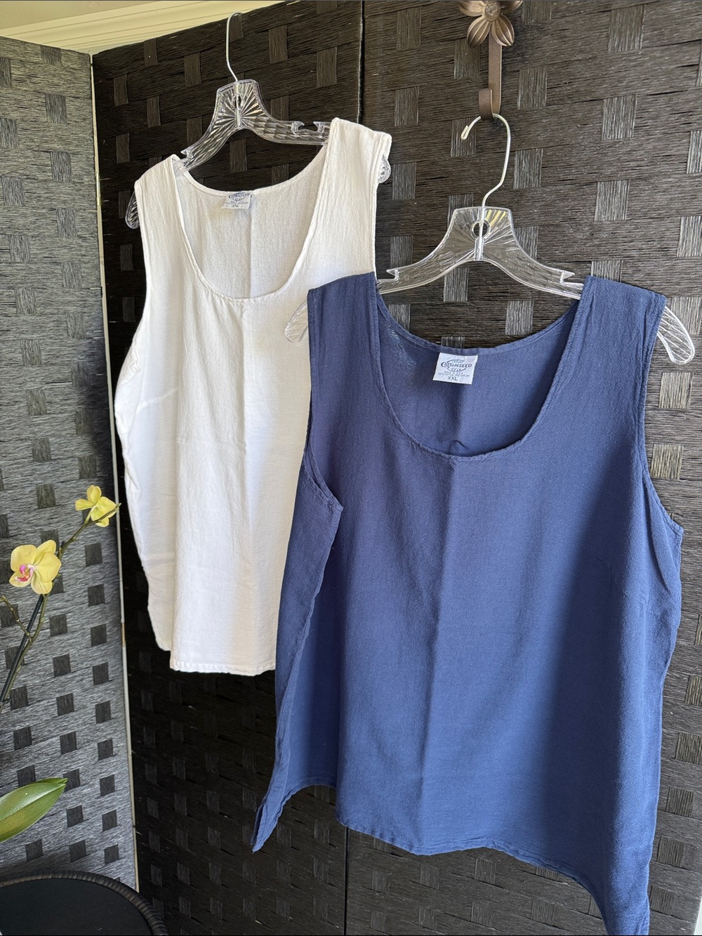 Women’s 💯 Pre-shrunk cotton sleeveless shirts.  Tank tops.  COTTONSEED.  Size XL